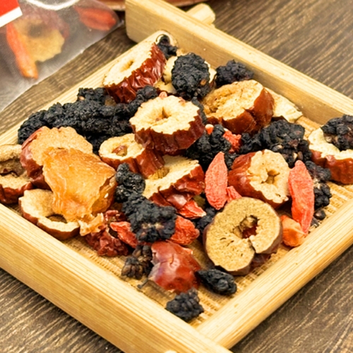 桑葚枸杞桂圓茶