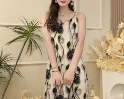 步步生蓮碎花裙