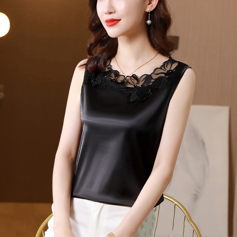 蕾絲領緞面背心